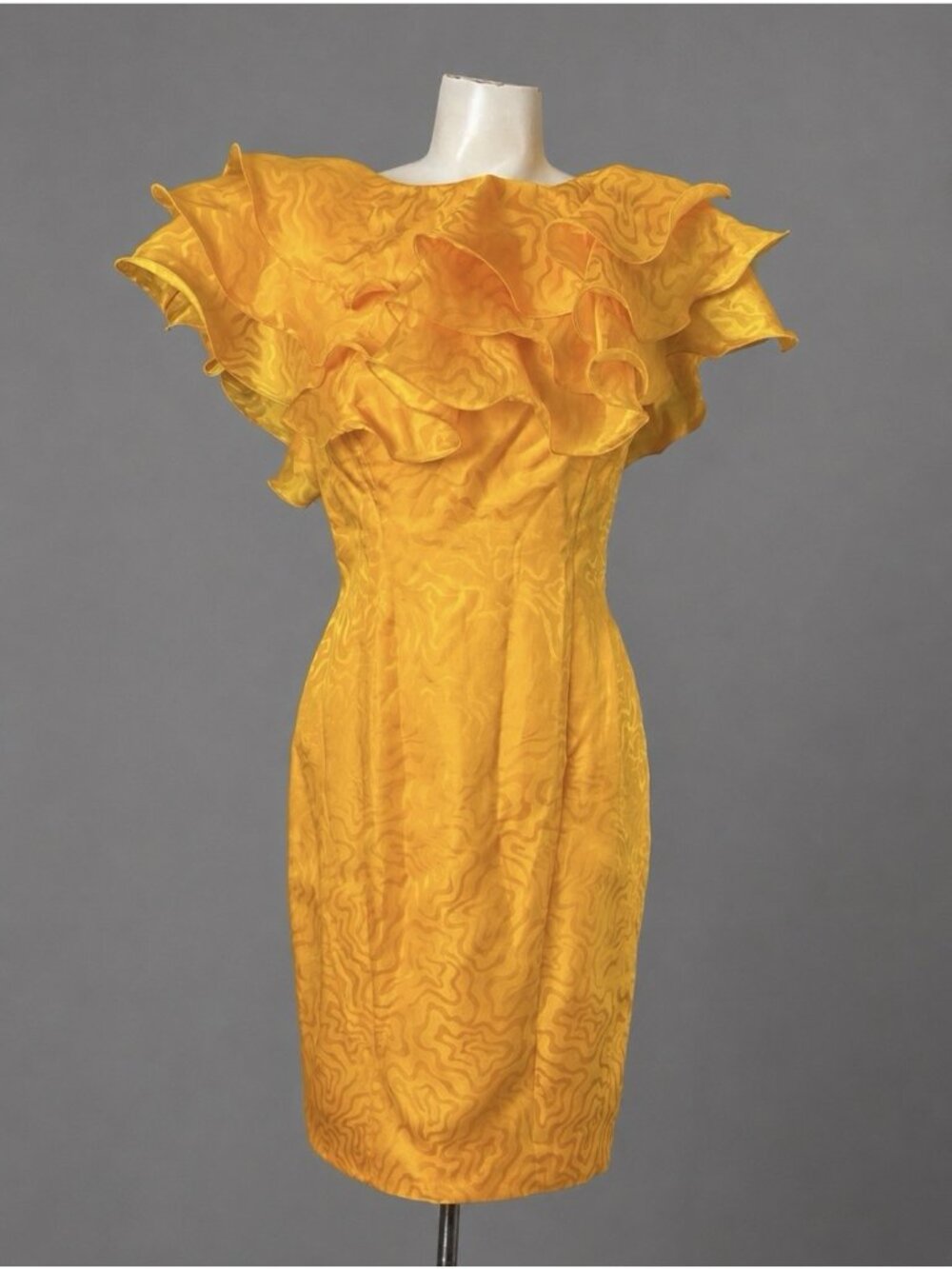 Vintage 80s MORTON MYLES Womens Size 8 Golden Yellow Statement Cocktail Dress